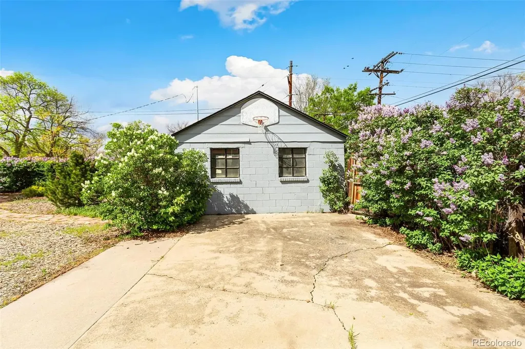 2492 N Lamar Street Edgewater CO 80214