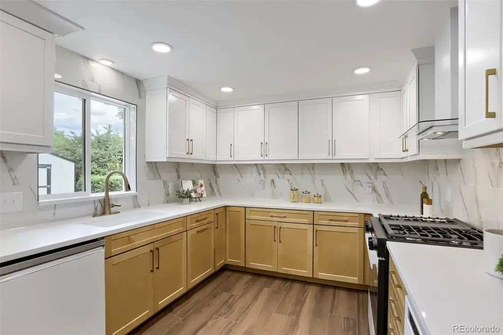 909 E 9th Avenue Broomfield CO 80020