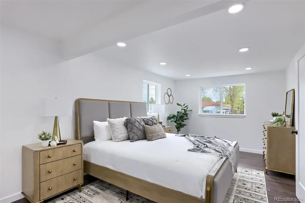 909 E 9th Avenue Broomfield CO 80020