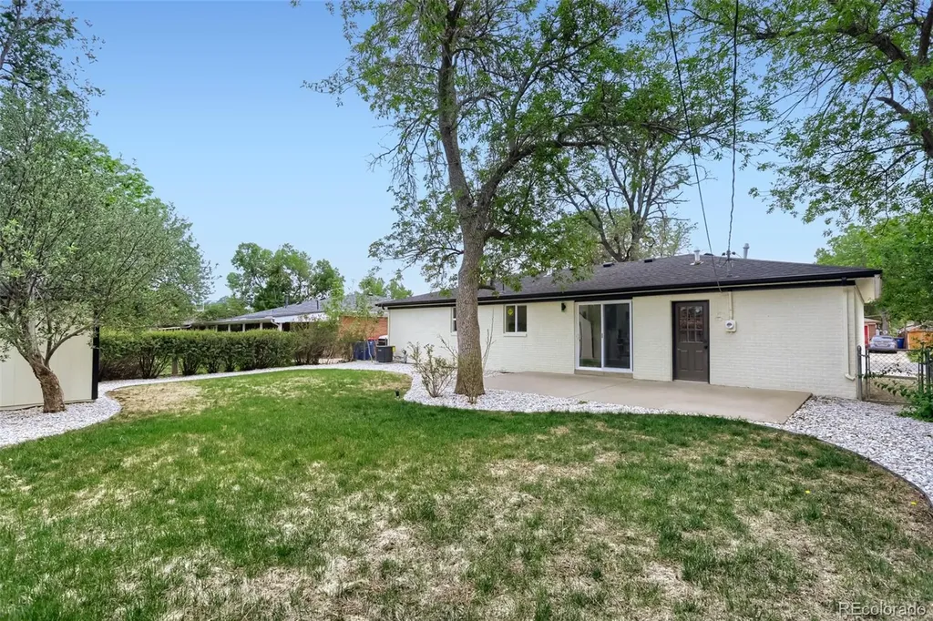 909 E 9th Avenue Broomfield CO 80020
