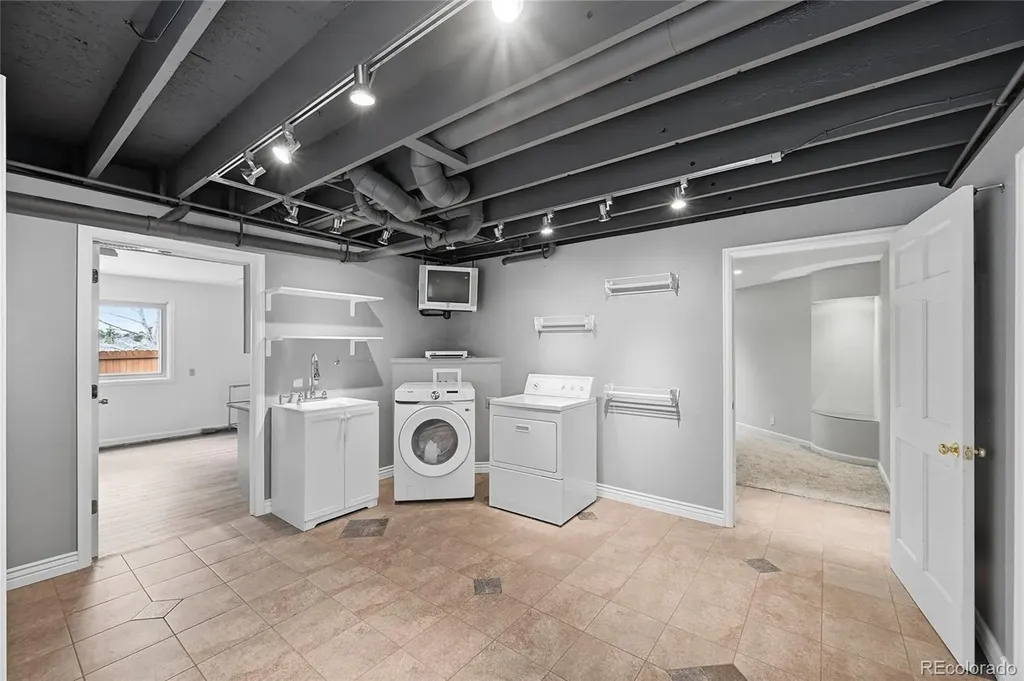 5835 S Danube Circle Aurora CO 80015