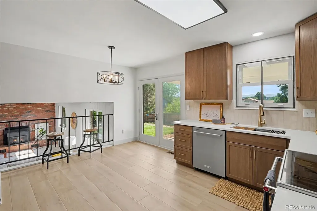 2065 S Rifle Street Aurora CO 80013
