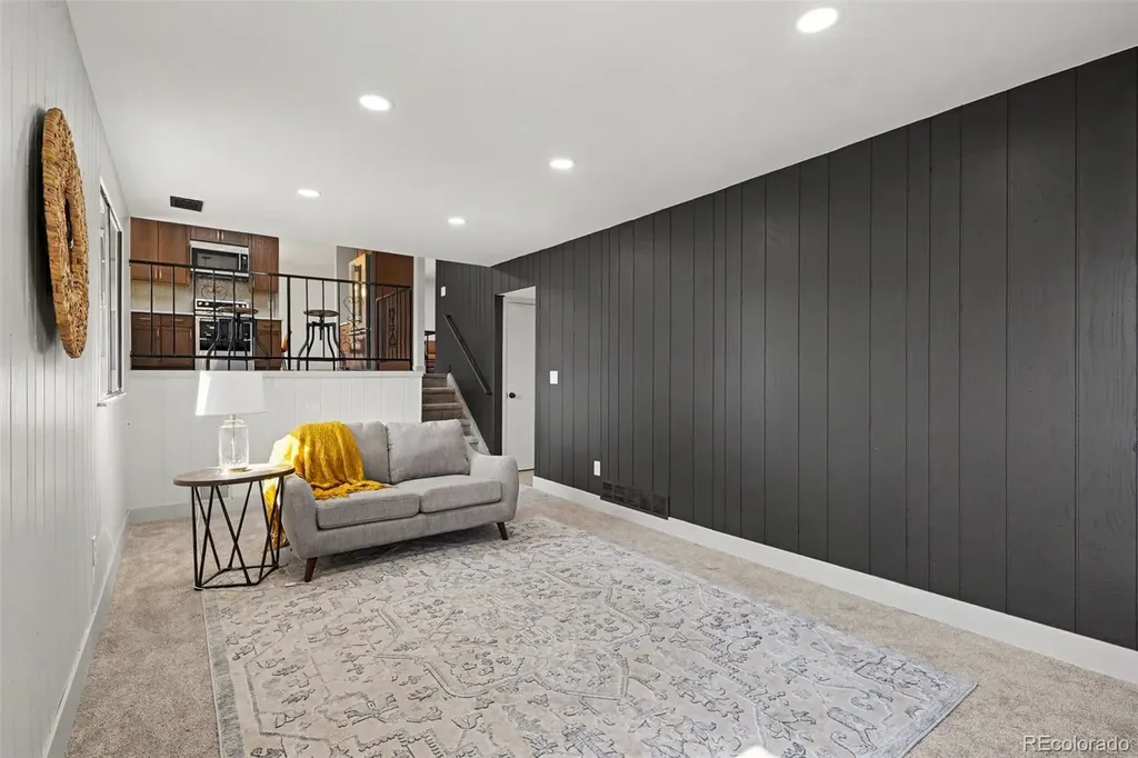 2065 S Rifle Street Aurora CO 80013