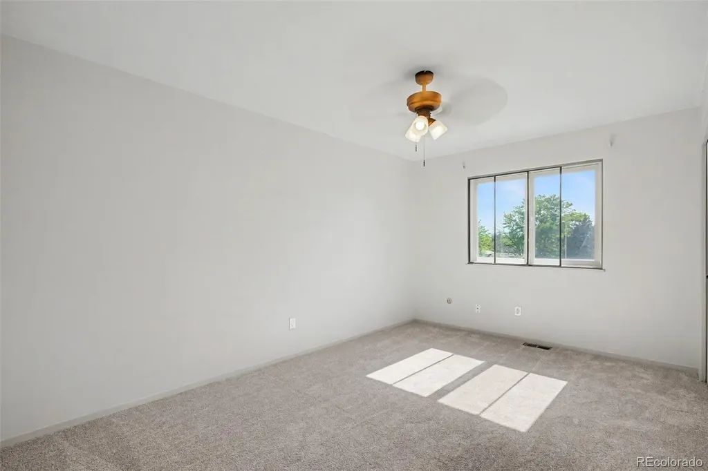 2065 S Rifle Street Aurora CO 80013