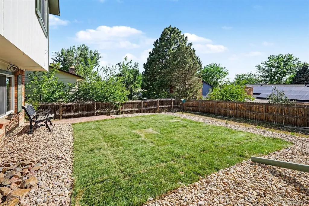 2065 S Rifle Street Aurora CO 80013