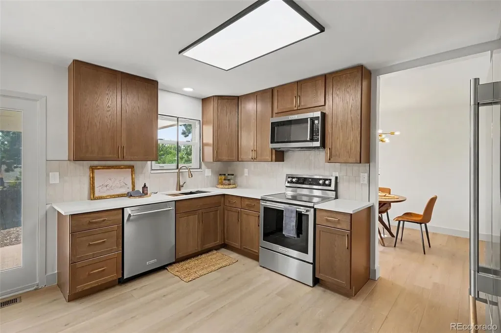2065 S Rifle Street Aurora CO 80013