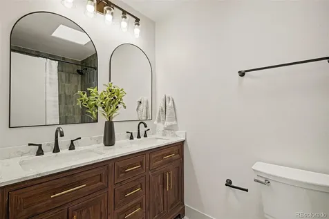 2065 S Rifle Street Aurora CO 80013