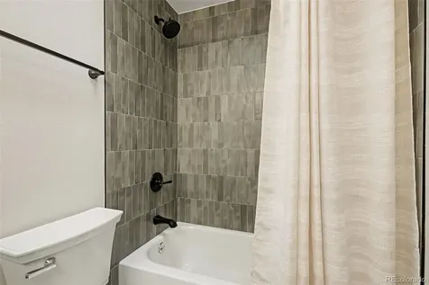 2065 S Rifle Street Aurora CO 80013