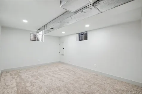 2065 S Rifle Street Aurora CO 80013