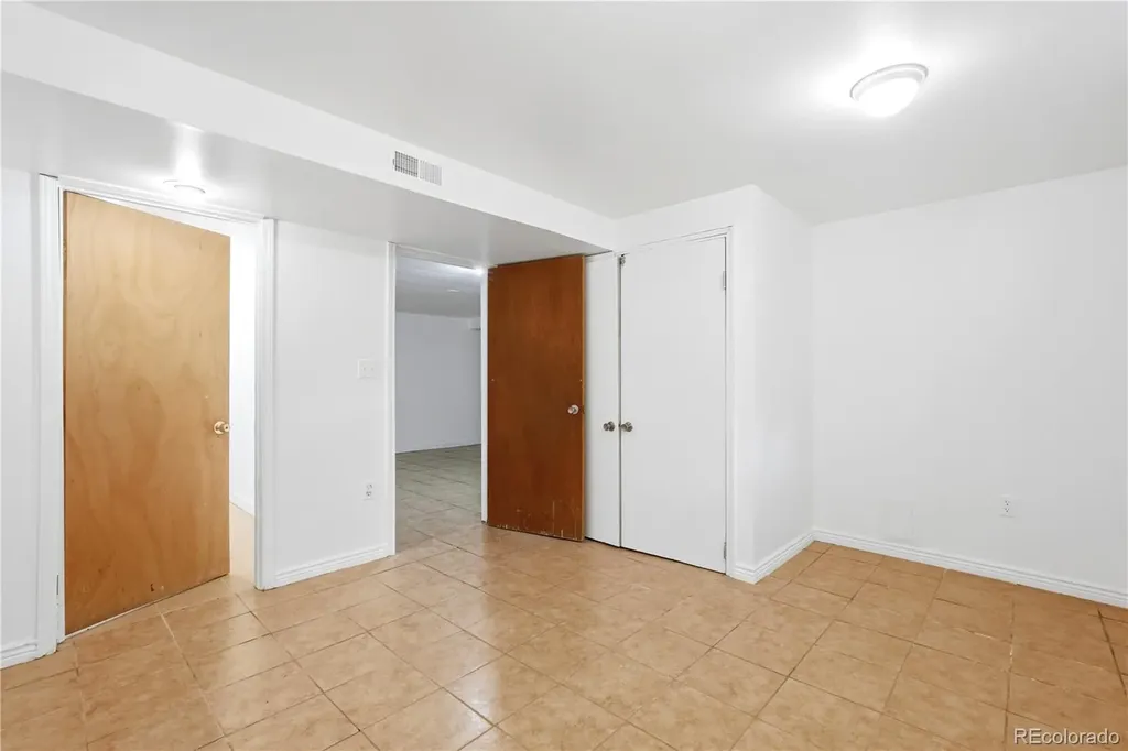 323 Fulton Street Aurora CO 80010