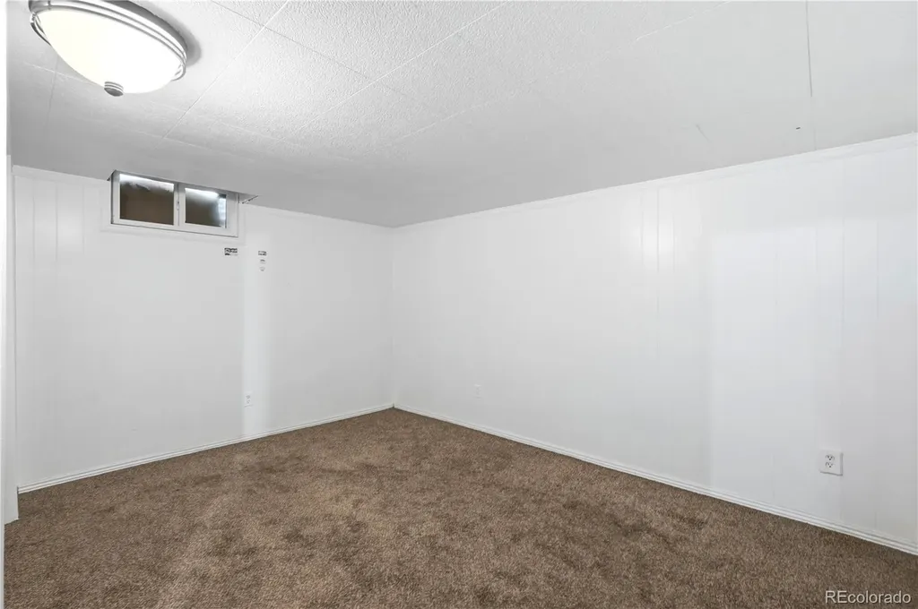 323 Fulton Street Aurora CO 80010