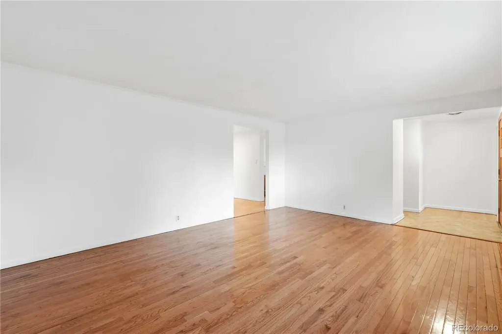323 Fulton Street Aurora CO 80010
