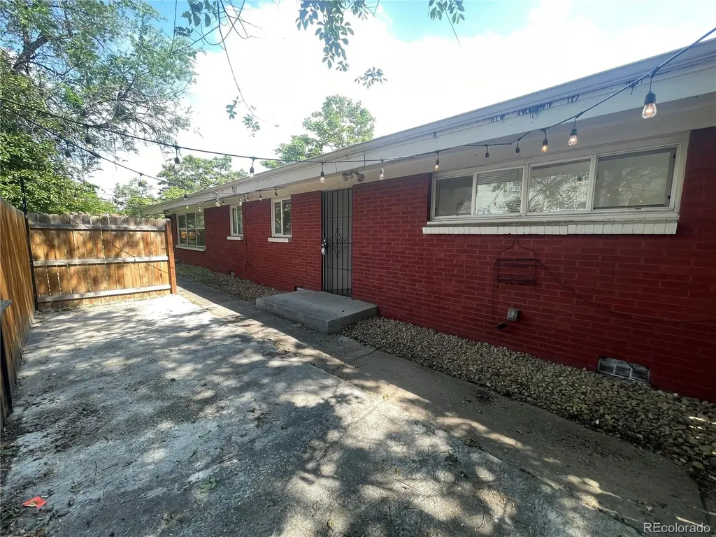 1930 Dallas Street Aurora CO 80010