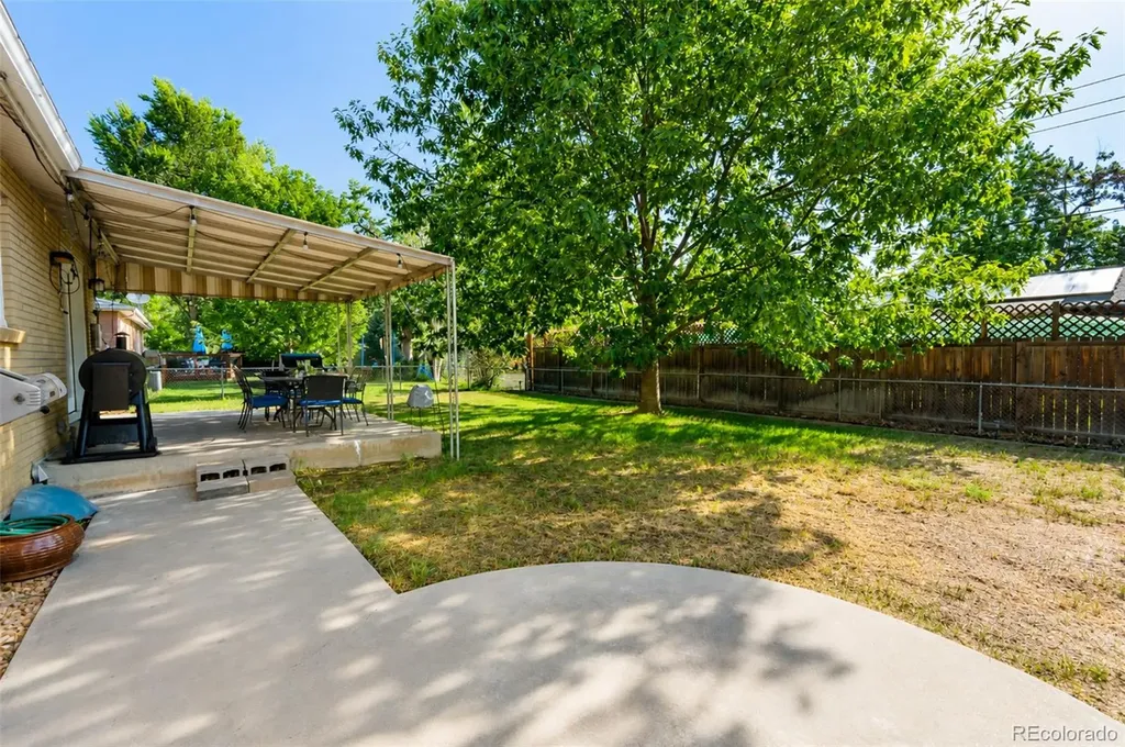 6696 Newcombe Street Arvada CO 80004