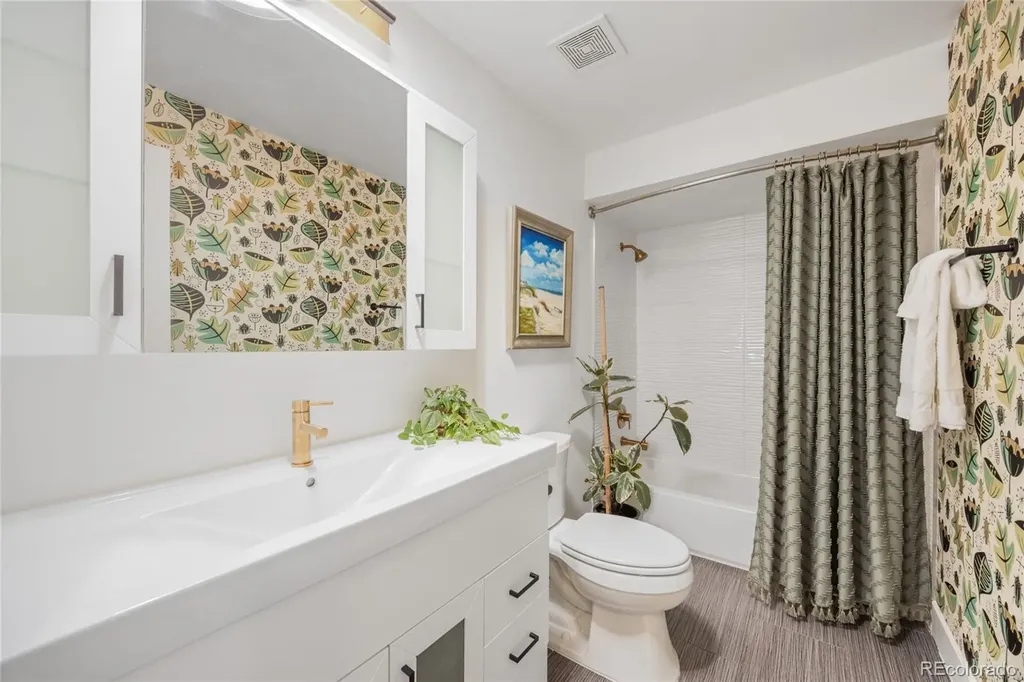 1380 S Dahlia Street Denver CO 80222