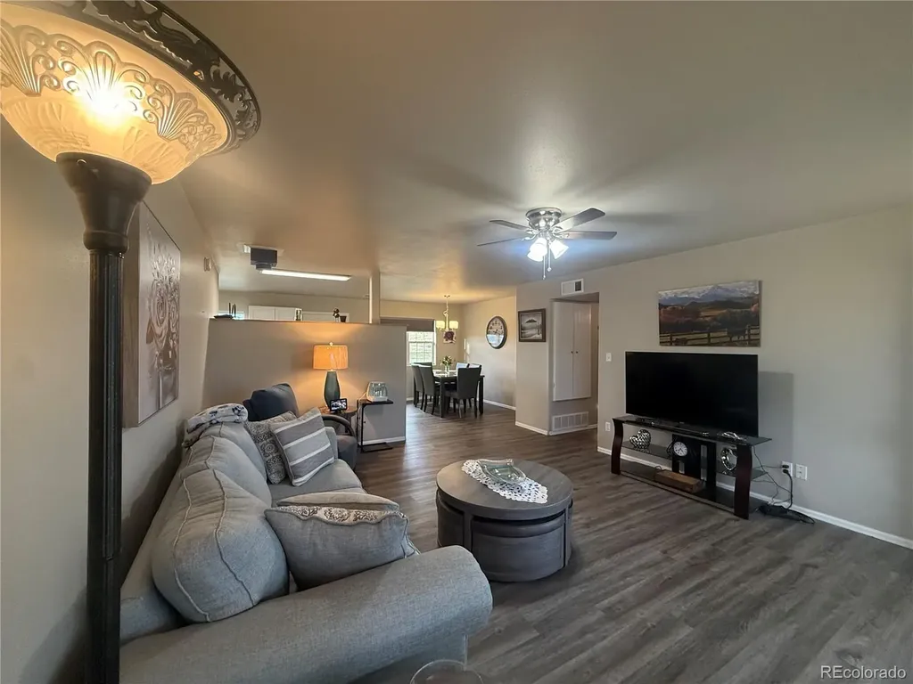 17 Garfield Circle Florissant CO 80816
