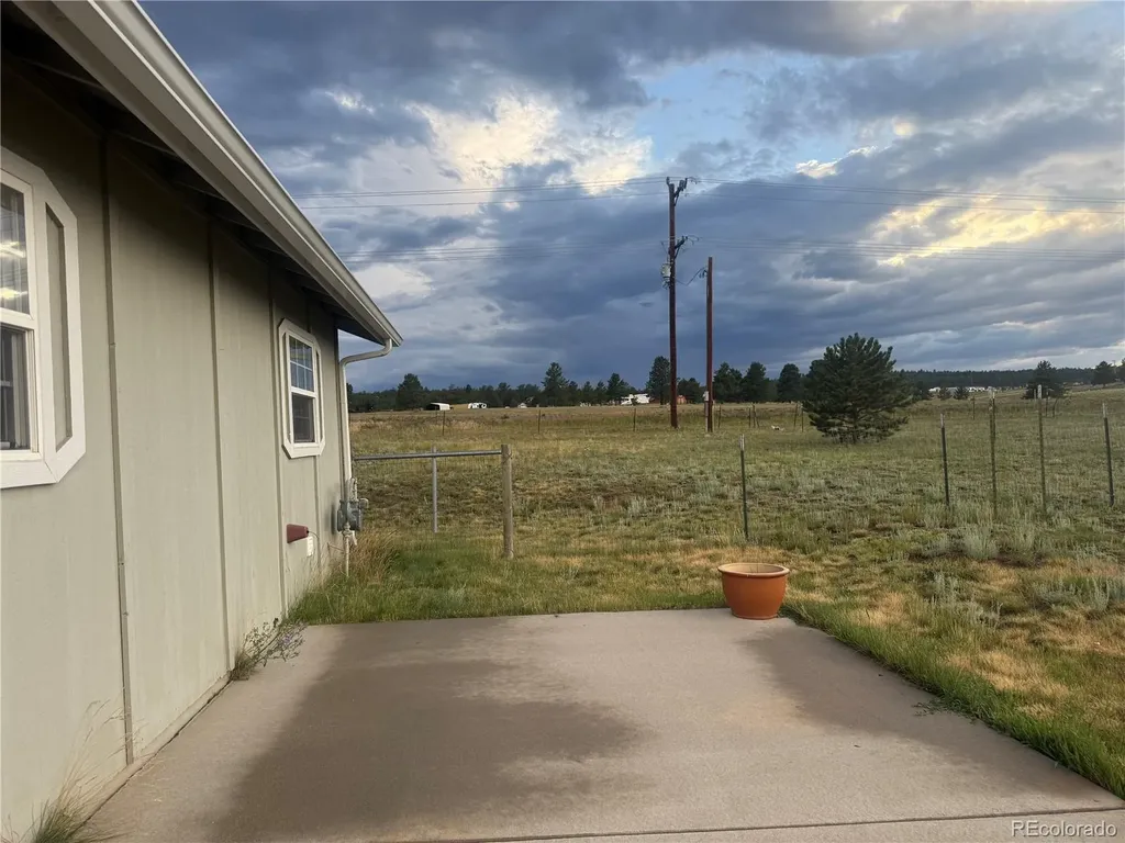 17 Garfield Circle Florissant CO 80816