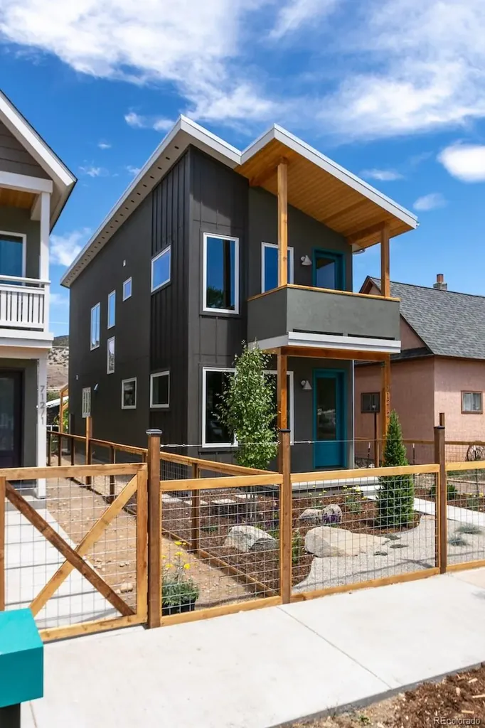 712 W 2nd Street Salida CO 81201