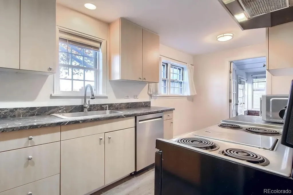 928 S Harrison Street Denver CO 80209