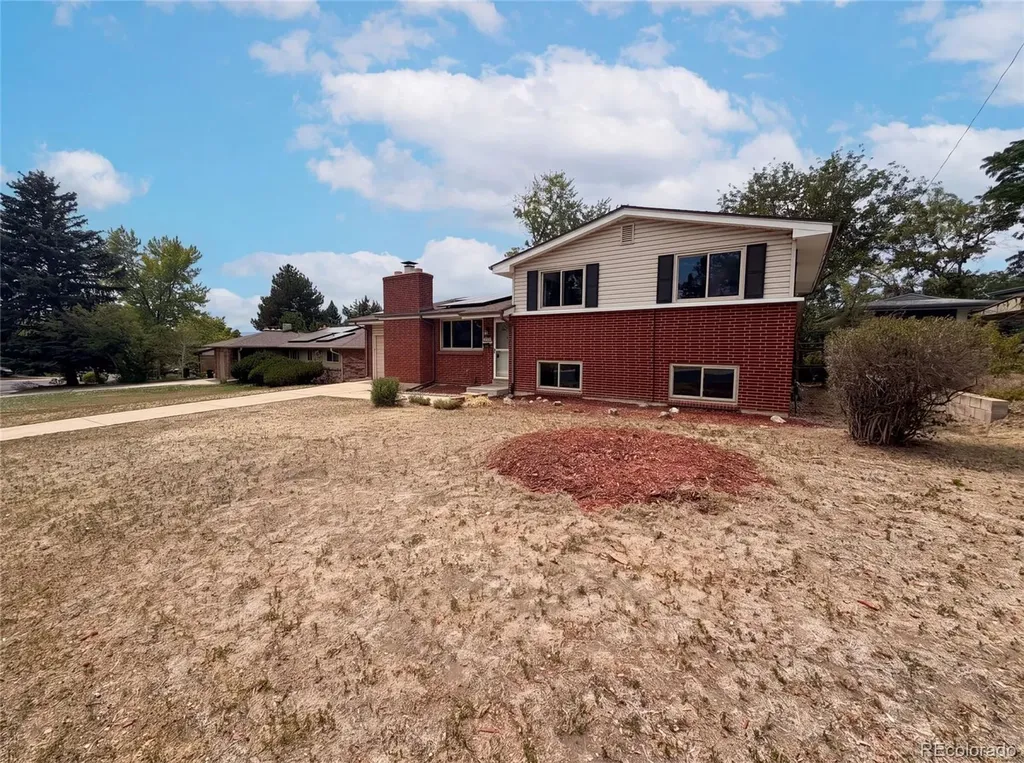 885 W 7th Avenue Drive Broomfield CO 80020