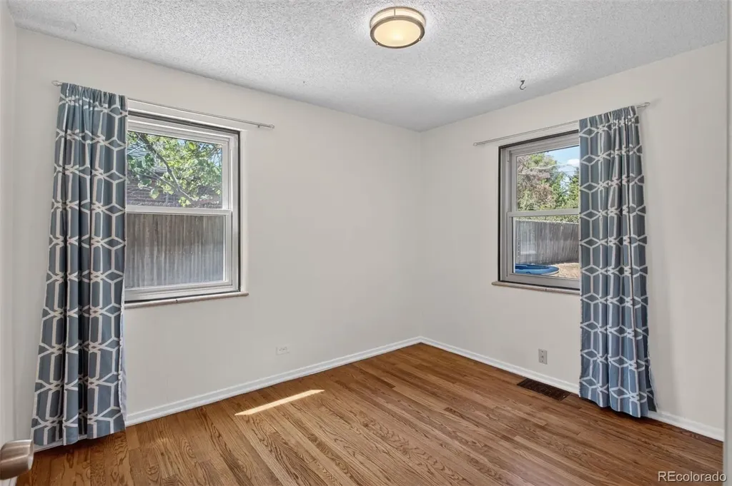 1219 Jasmine Street Denver CO 80220