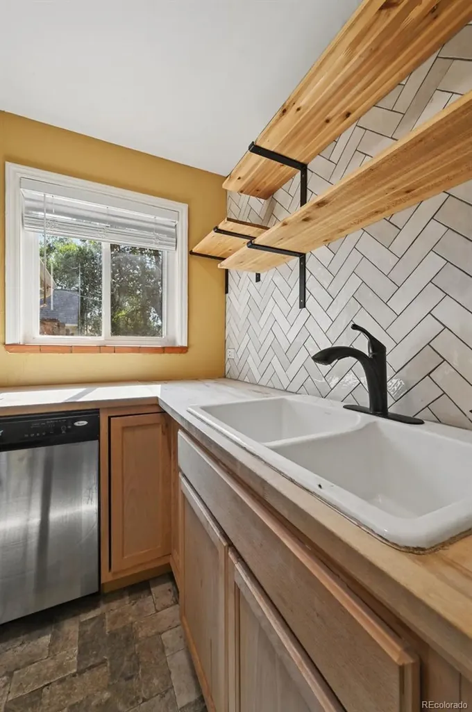 1054 Leyden Street Denver CO 80220