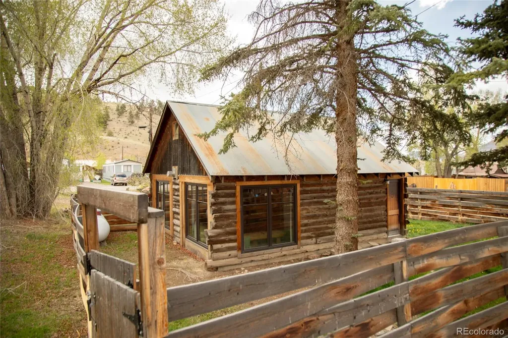 103 W 10 1/2 Street Creede CO 81130
