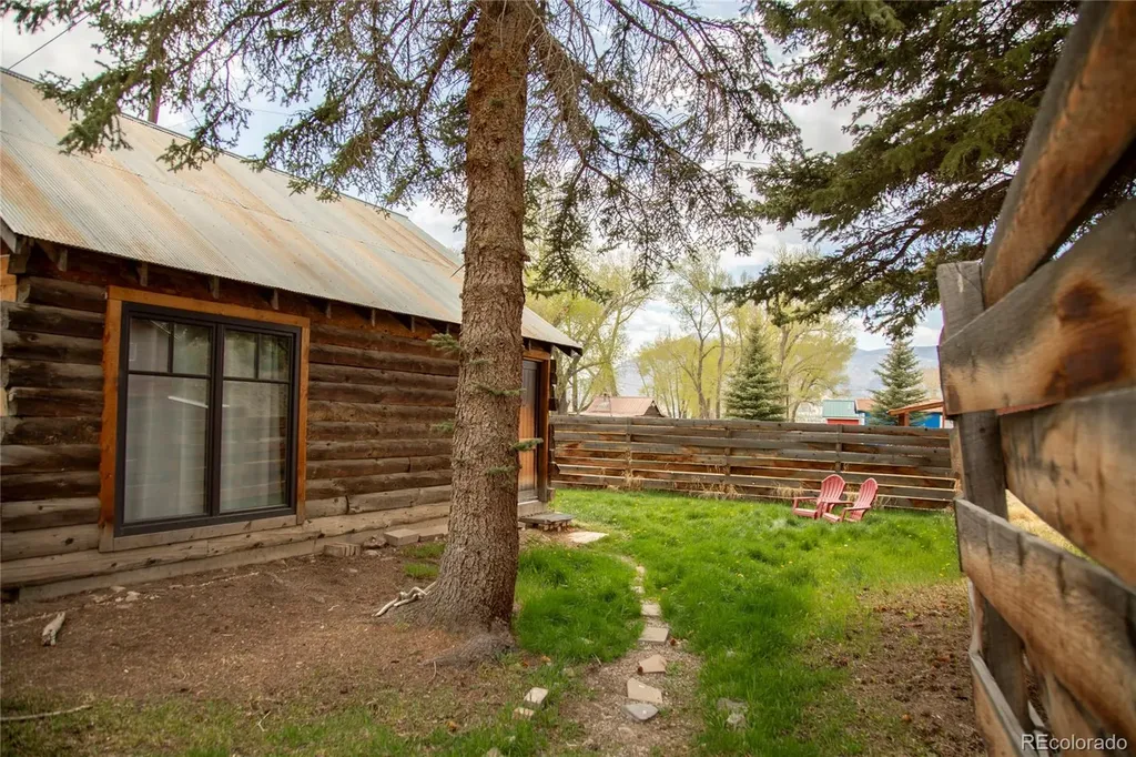 103 W 10 1/2 Street Creede CO 81130