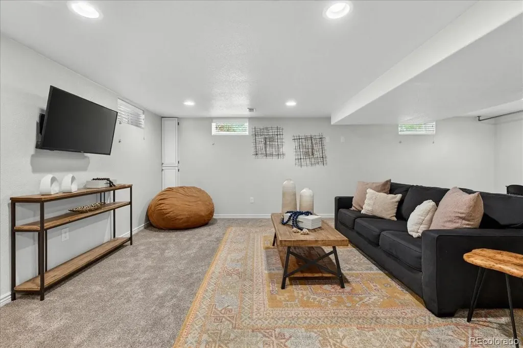 4800 Knox Court Denver CO 80221