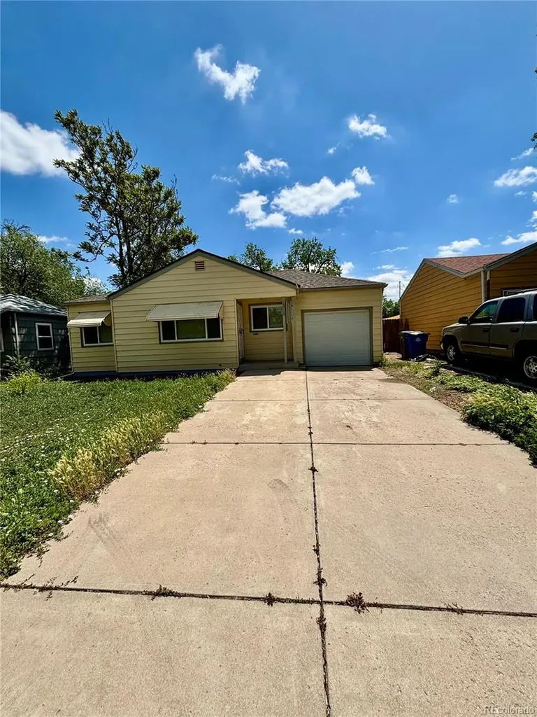 1934 Kenton Street Aurora CO 80010