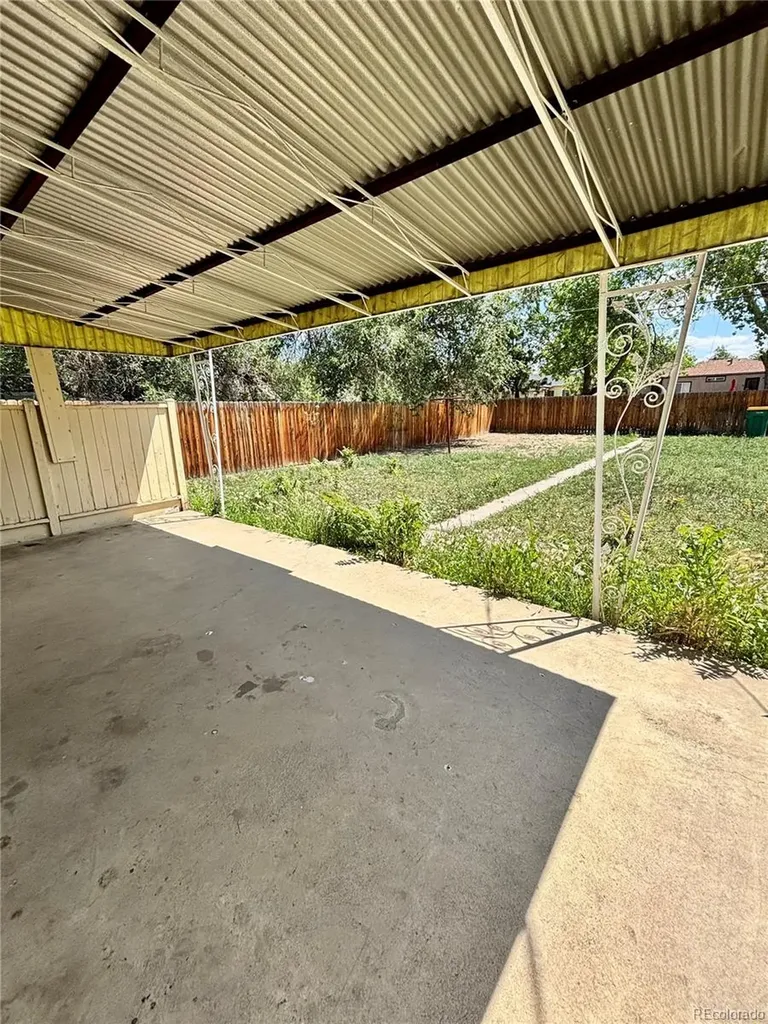 1934 Kenton Street Aurora CO 80010