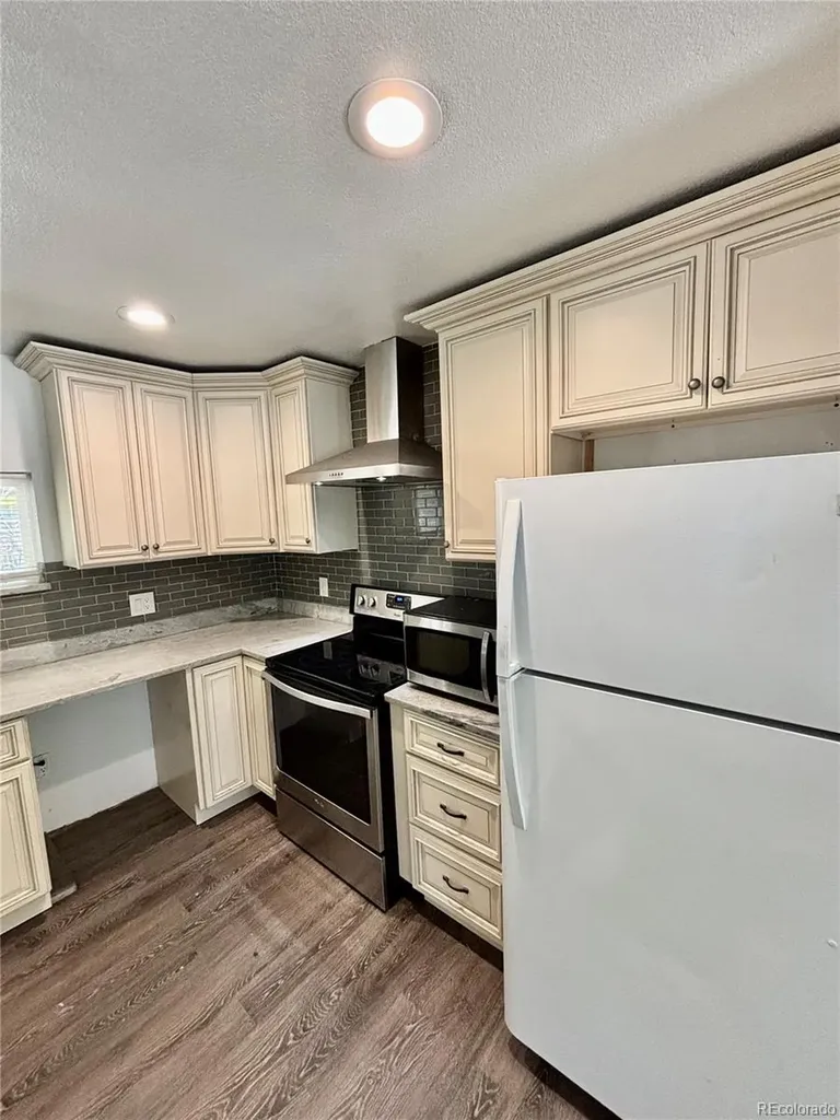 1934 Kenton Street Aurora CO 80010