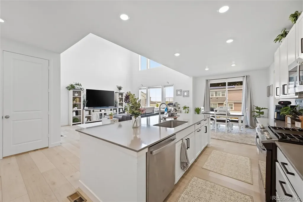 24465 E Evans Drive Aurora CO 80018