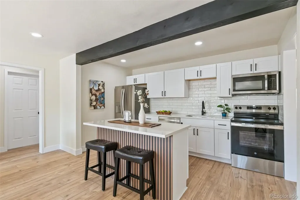1657 Macon Street Aurora CO 80010