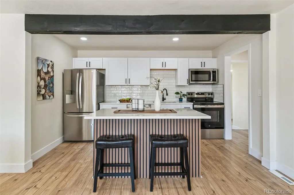 1657 Macon Street Aurora CO 80010