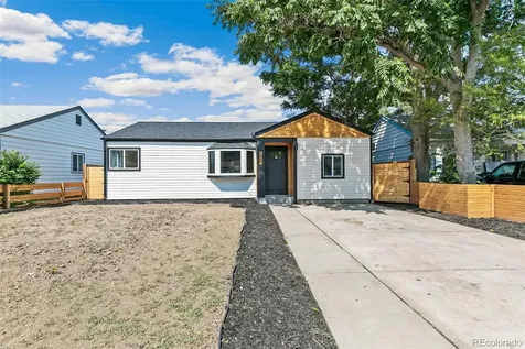 1657 Macon Street Aurora CO 80010