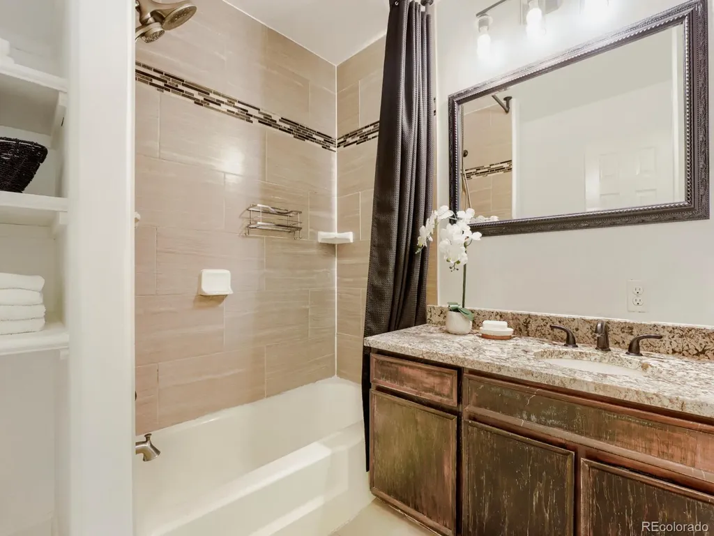 810 Oswego Street Aurora CO 80010