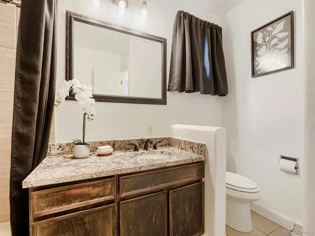 810 Oswego Street Aurora CO 80010