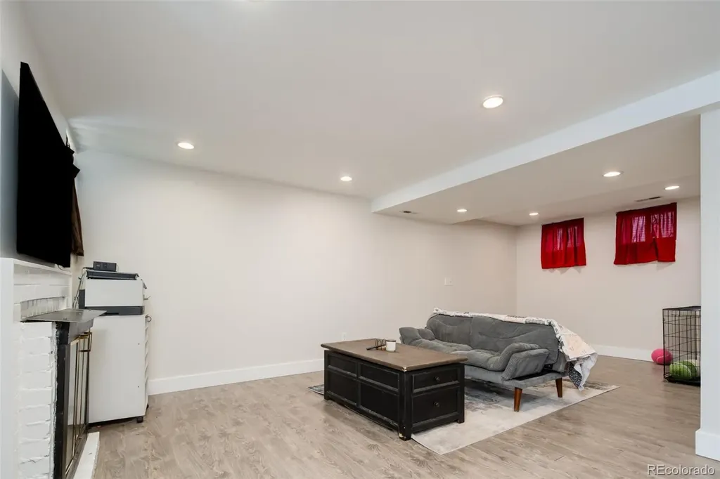3435 W Hayward Place Denver CO 80211