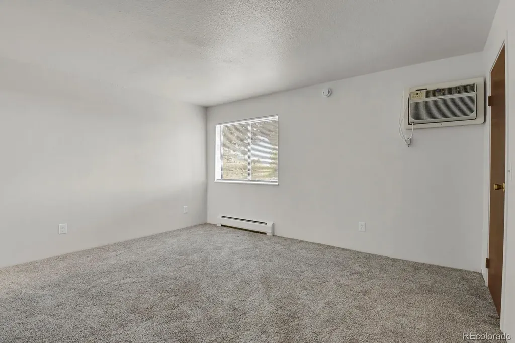 381 S Ames Street Lakewood CO 80226