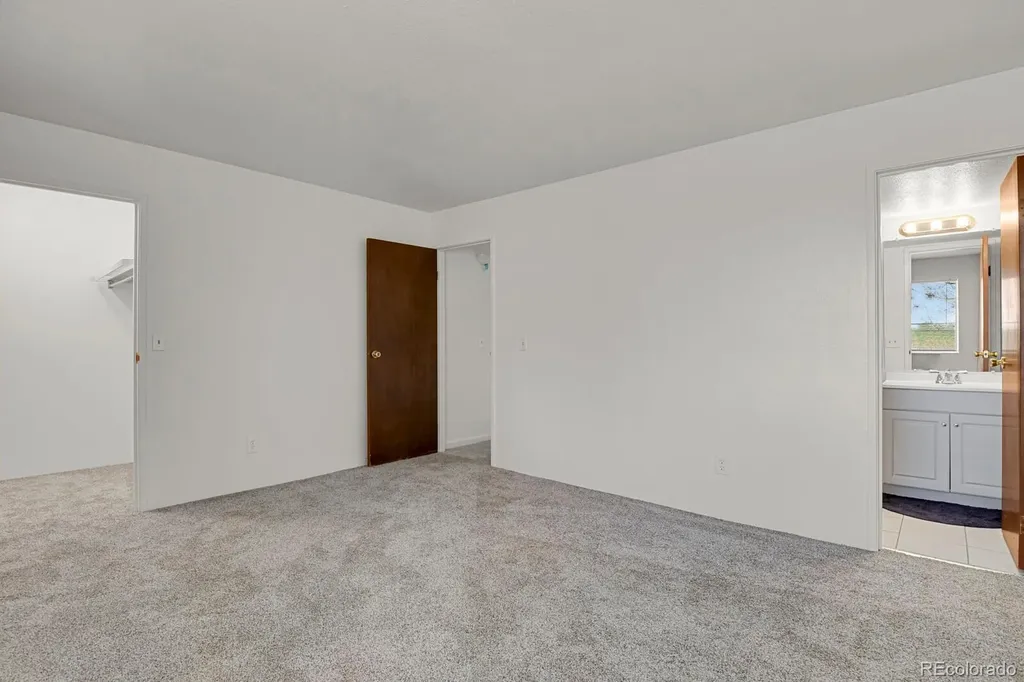 381 S Ames Street Lakewood CO 80226