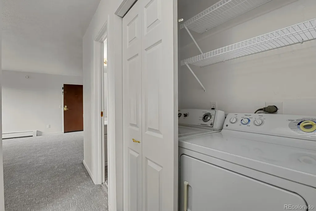 381 S Ames Street Lakewood CO 80226