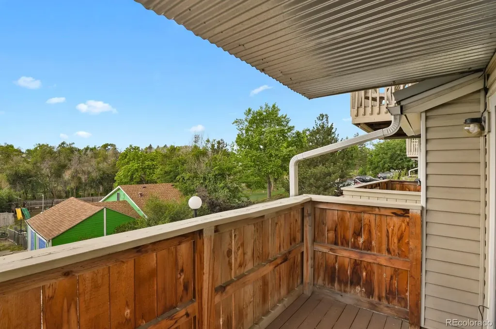 381 S Ames Street Lakewood CO 80226