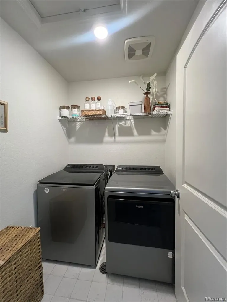 6263 N Liverpool Street Aurora CO 80019