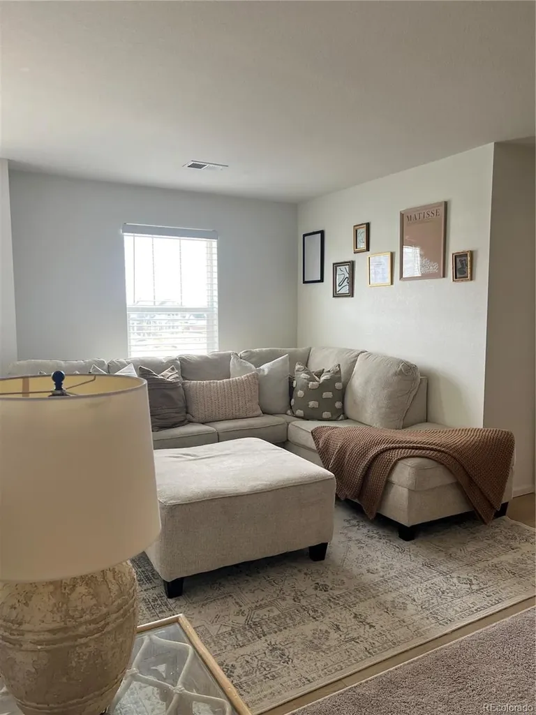 6263 N Liverpool Street Aurora CO 80019