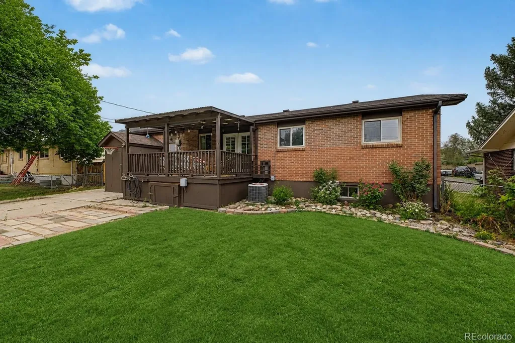 1521 Lamplighter Drive Longmont CO 80501
