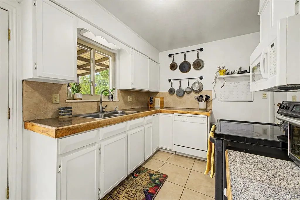 1521 Lamplighter Drive Longmont CO 80501