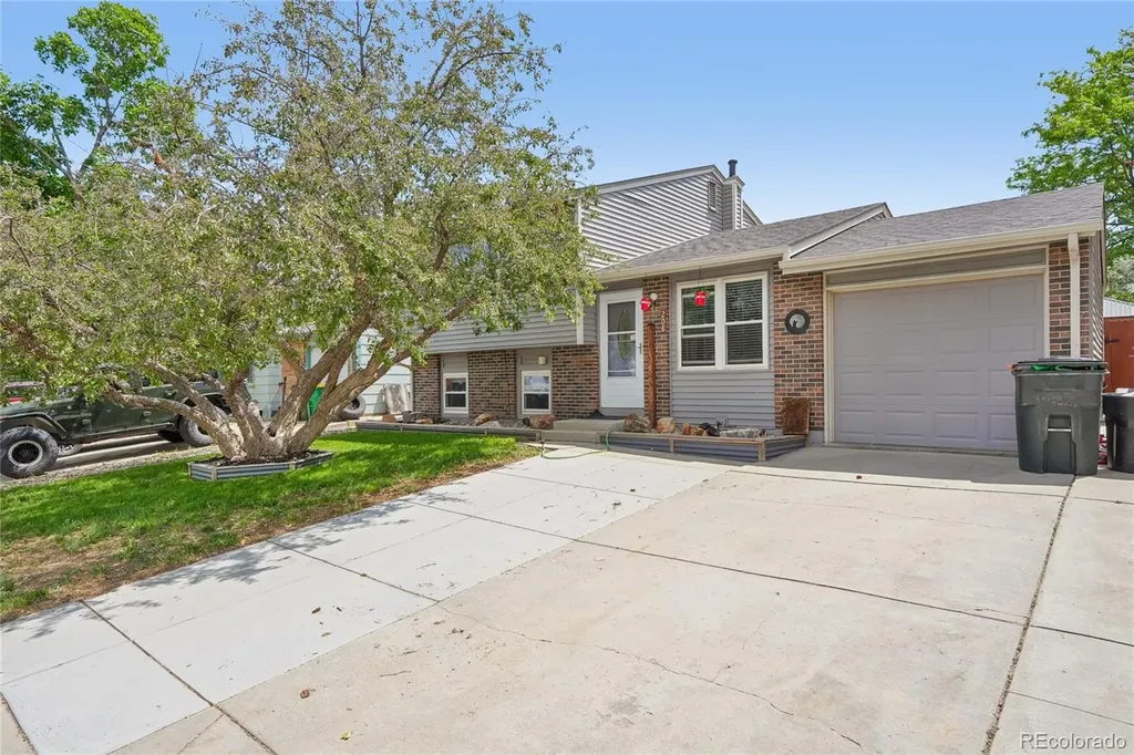 208 Madison Drive Bennett CO 80102