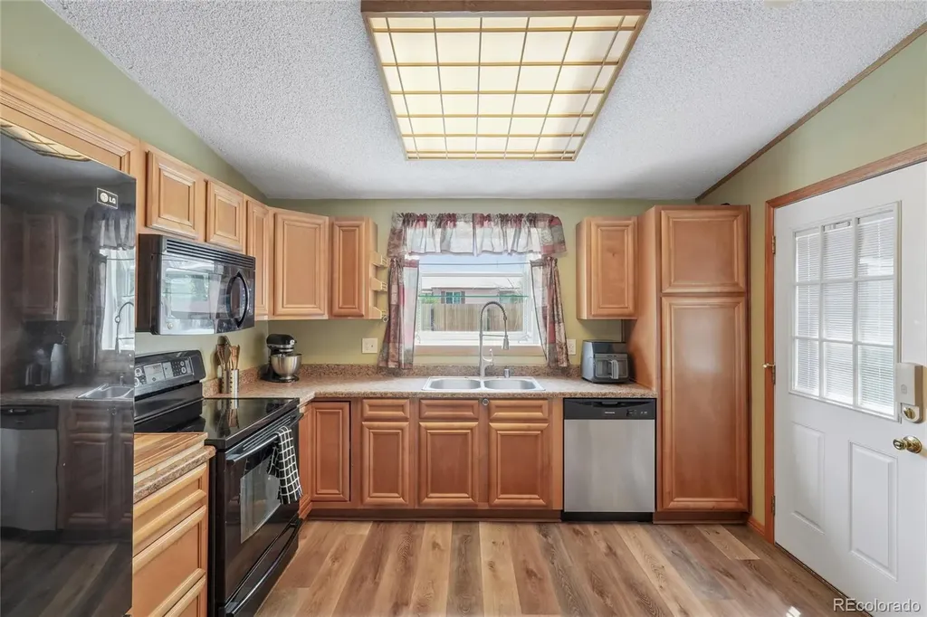 208 Madison Drive Bennett CO 80102