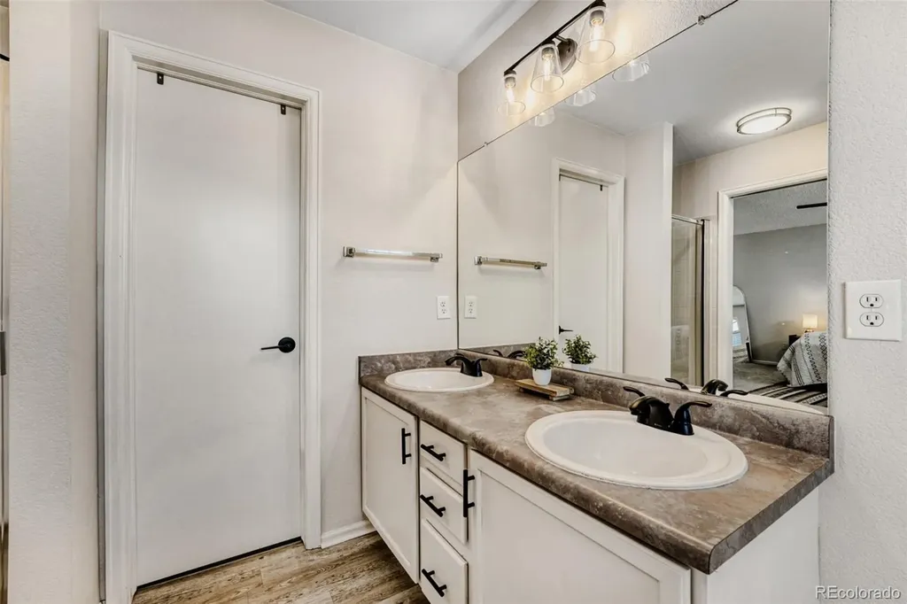 5121 S Lisbon Way Centennial CO 80015